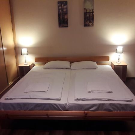 Home Apartman Debrecen Ngoại thất bức ảnh